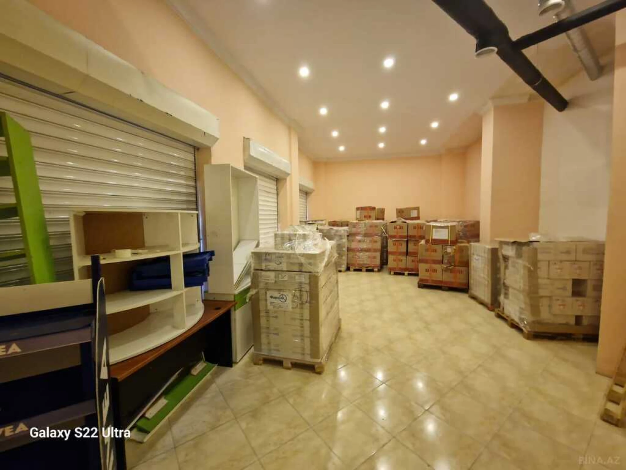 Satılır obyekt 210 m²