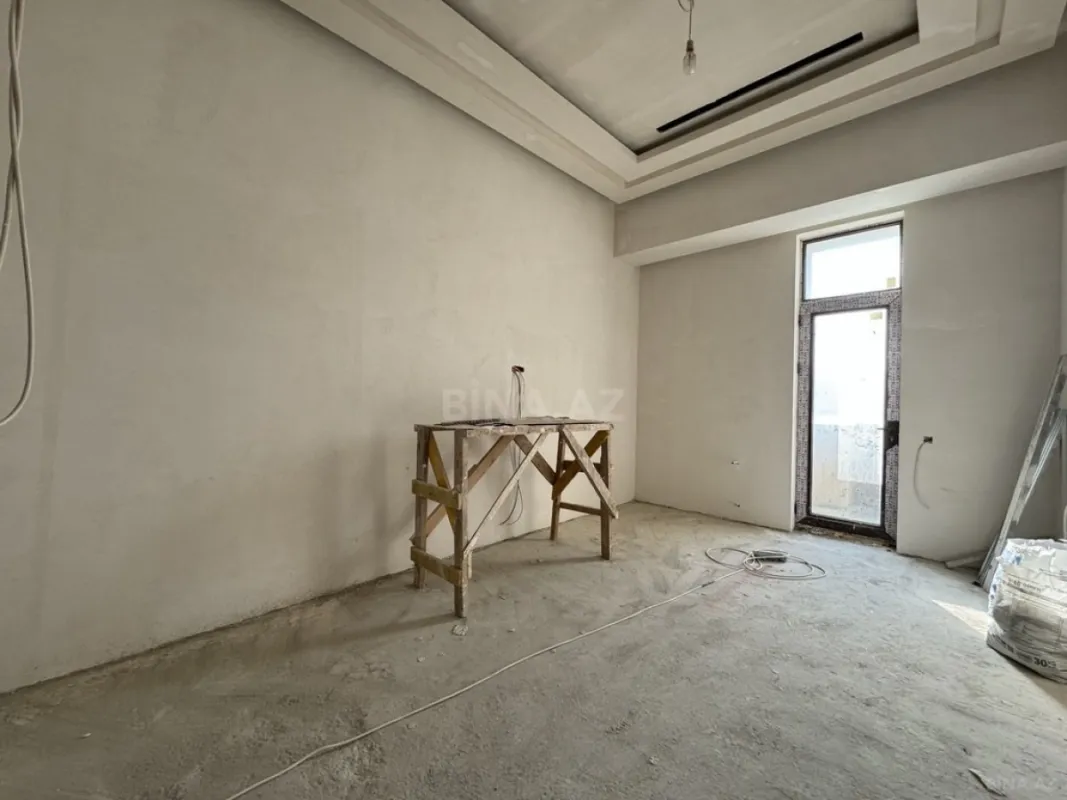 Satılır 4 otaqlı mənzil 423 m²
