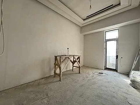 Satılır 4 otaqlı mənzil 423 m²
