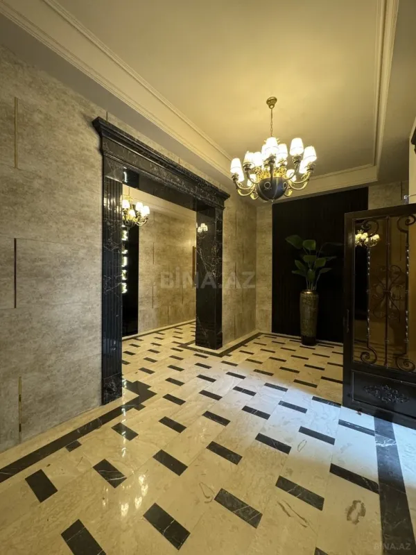 Satılır 4 otaqlı mənzil 423 m²