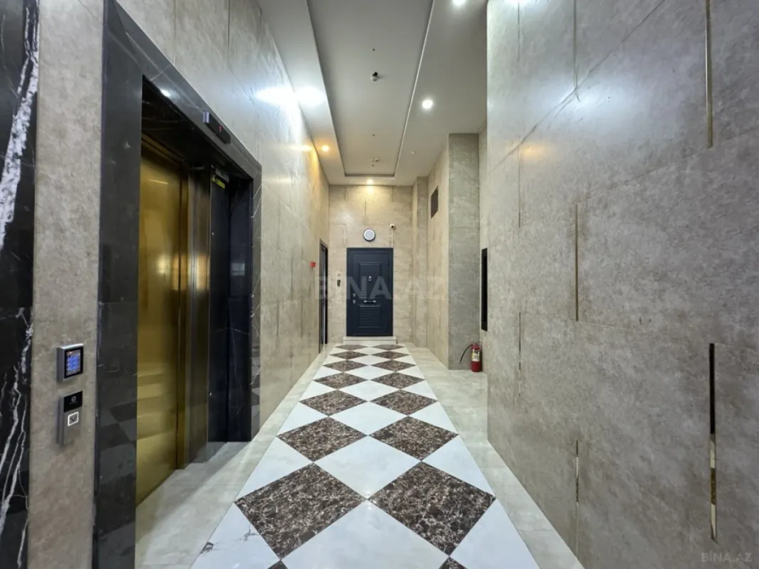Satılır 4 otaqlı mənzil 423 m²