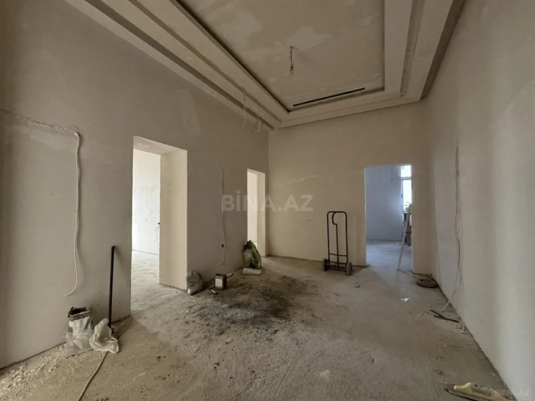 Satılır 4 otaqlı mənzil 423 m²