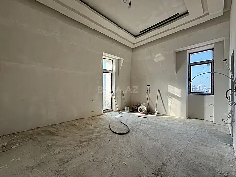 Satılır 4 otaqlı mənzil 423 m²