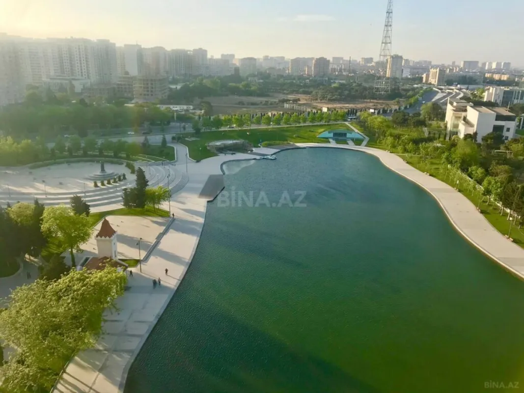 Satılır 3 otaqlı mənzil 130 m²