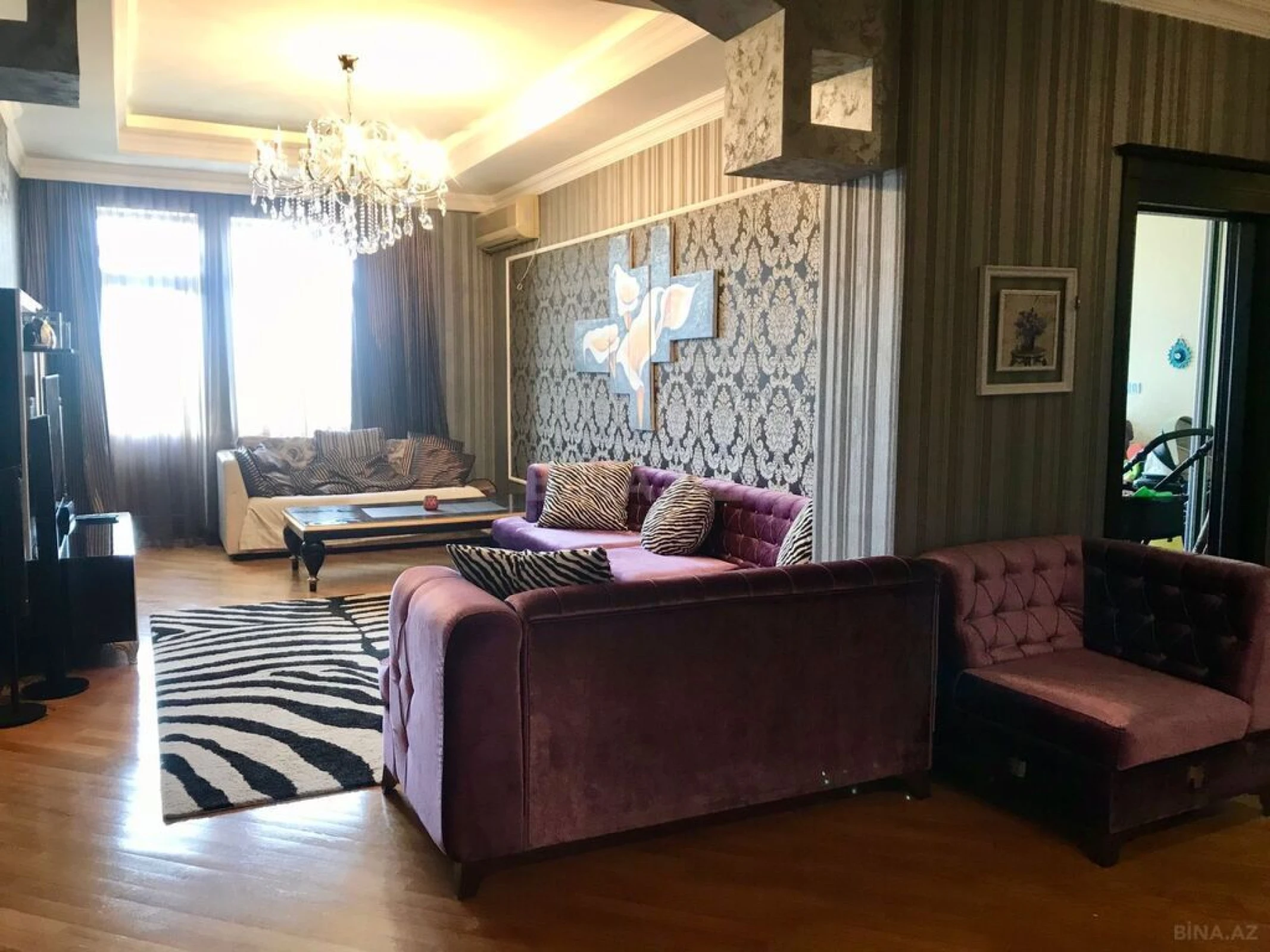 Satılır 3 otaqlı mənzil 130 m²