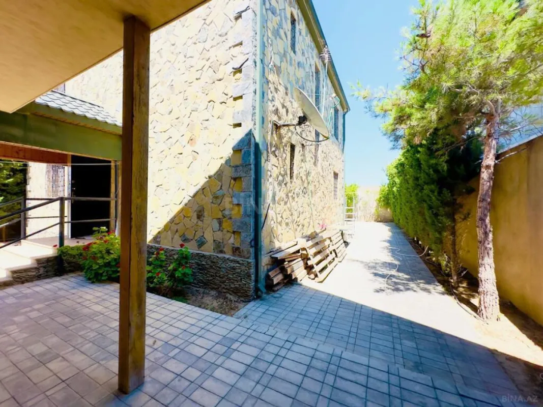Satılır 5 otaqlı həyət evi 190 m²