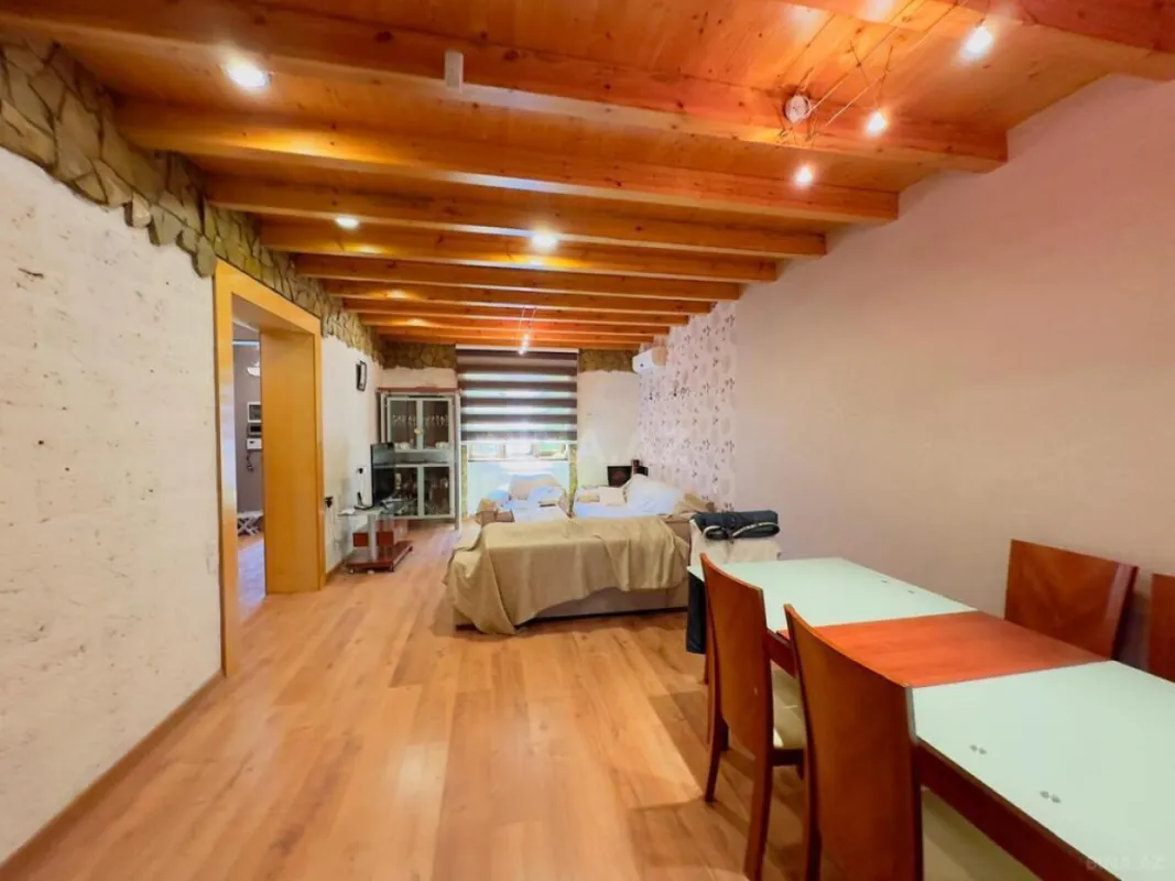 Satılır 5 otaqlı həyət evi 190 m²