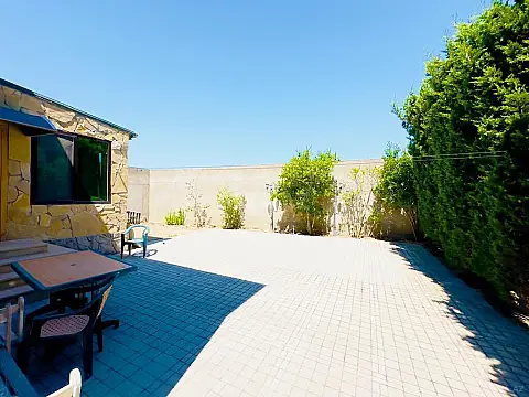 Satılır 5 otaqlı həyət evi 190 m²