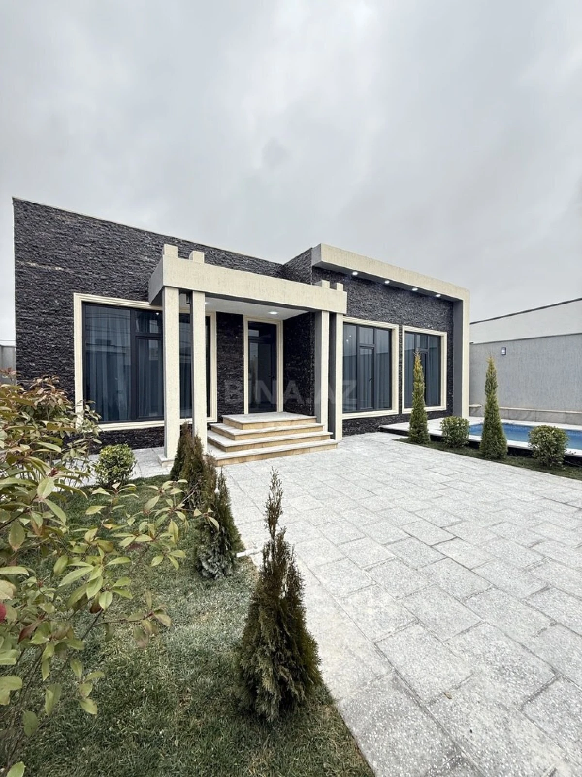 Satılır 4 otaqlı həyət evi 145 m²