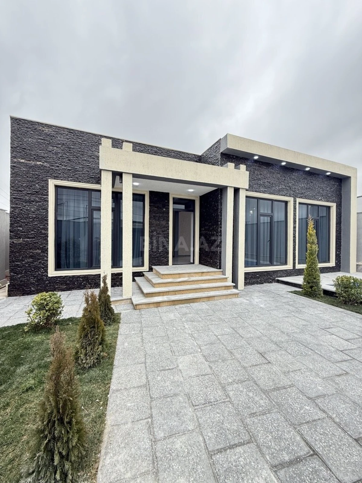 Satılır 4 otaqlı həyət evi 145 m²
