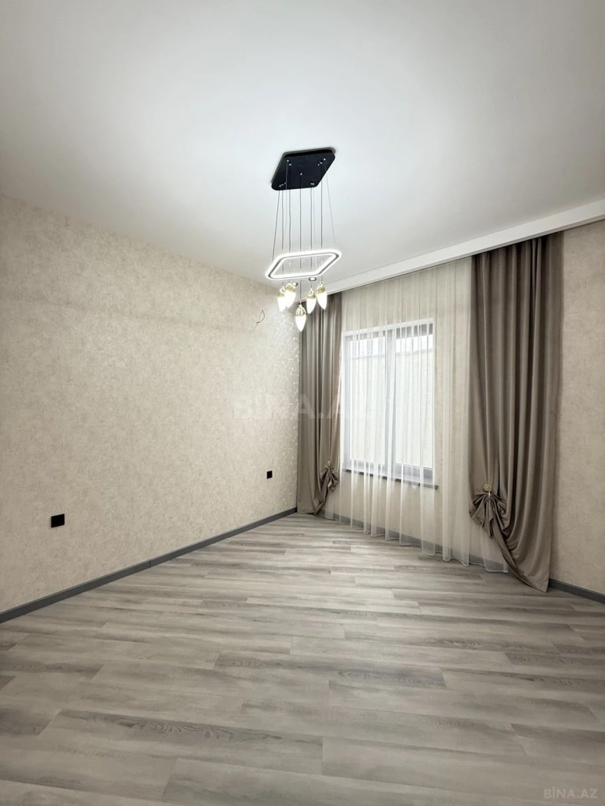 Satılır 4 otaqlı həyət evi 145 m²