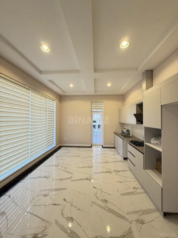 Satılır 5 otaqlı həyət evi 246 m²