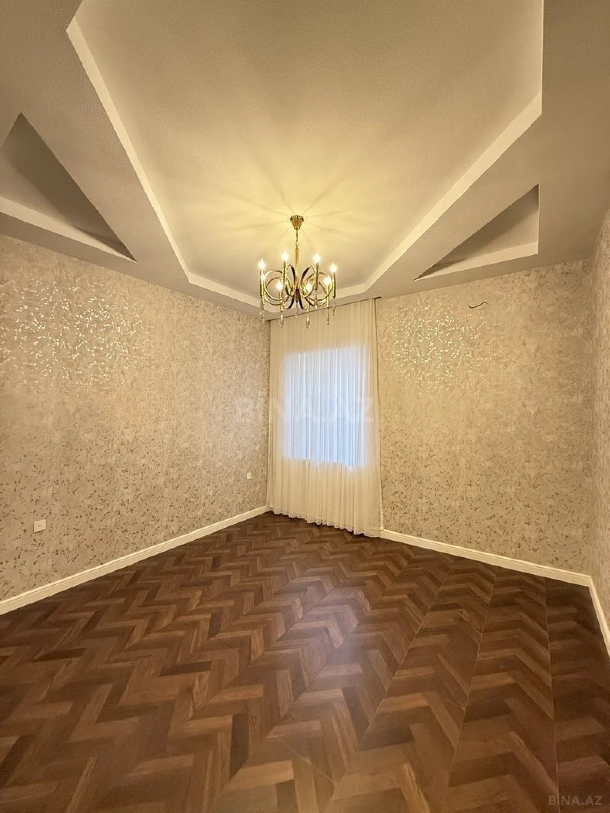 Satılır 5 otaqlı həyət evi 246 m²