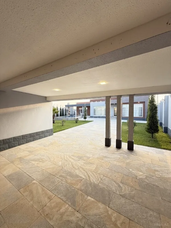 Satılır 5 otaqlı həyət evi 246 m²