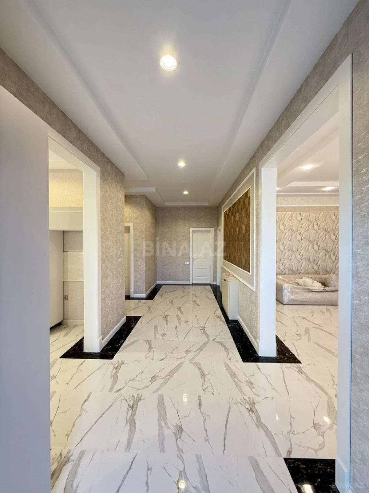 Satılır 5 otaqlı həyət evi 246 m²