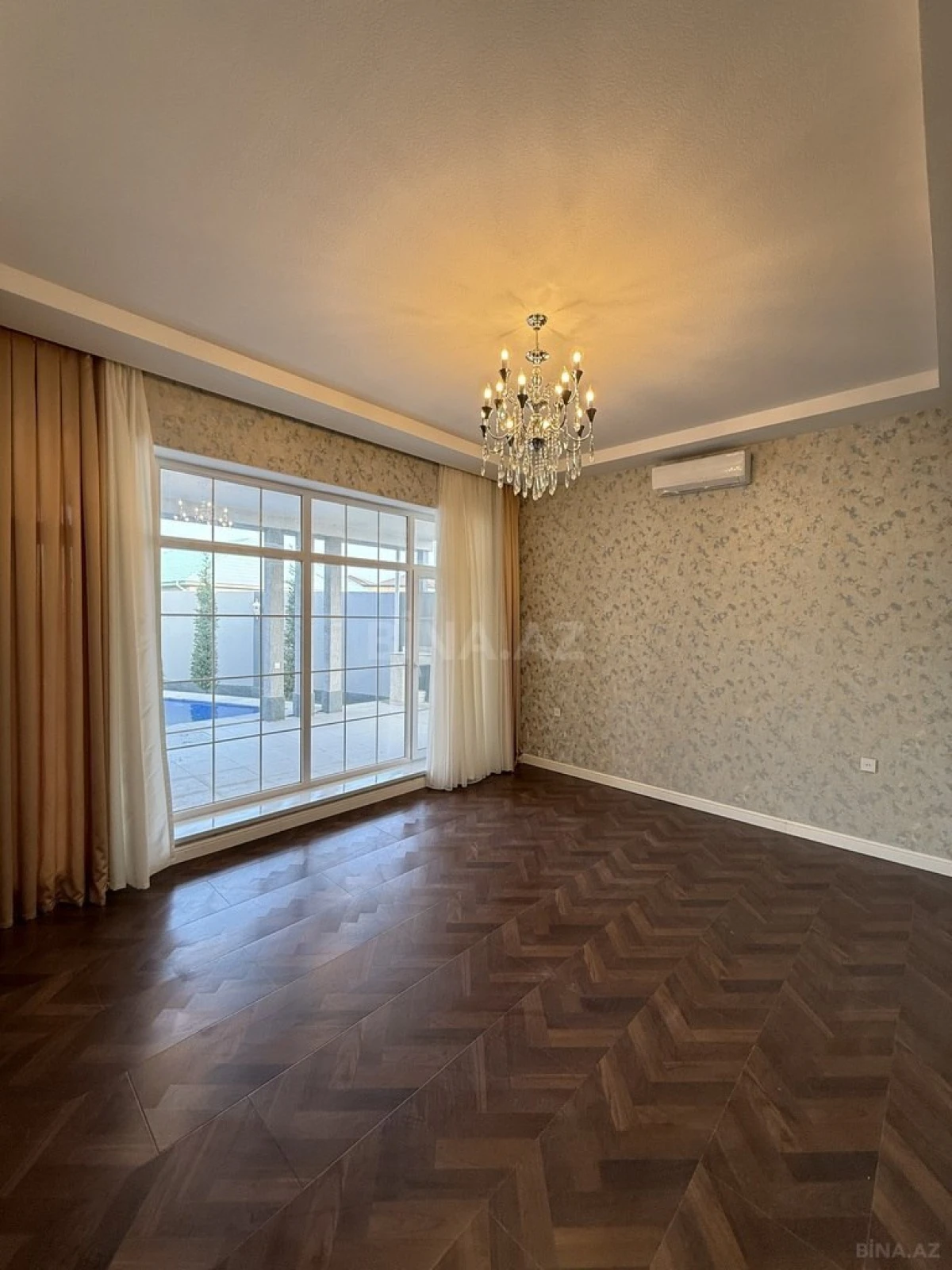 Satılır 5 otaqlı həyət evi 246 m²