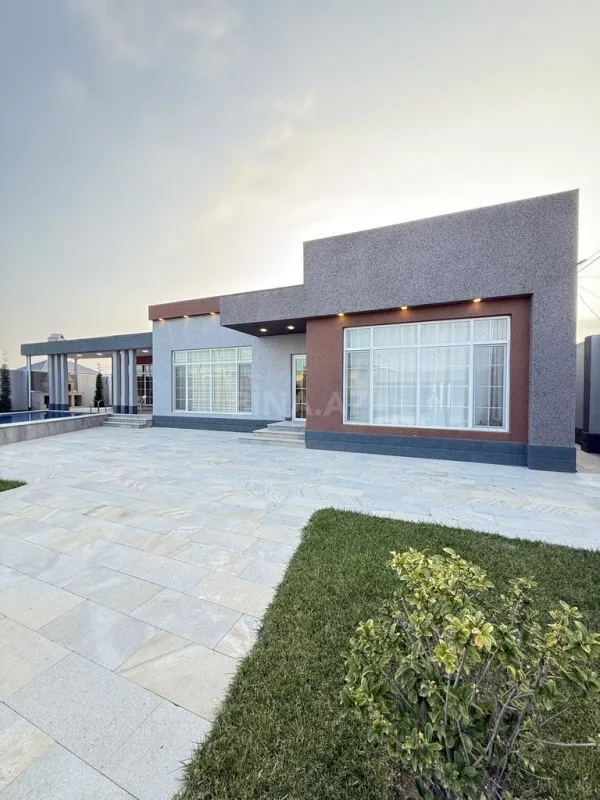 Satılır 5 otaqlı həyət evi 246 m²