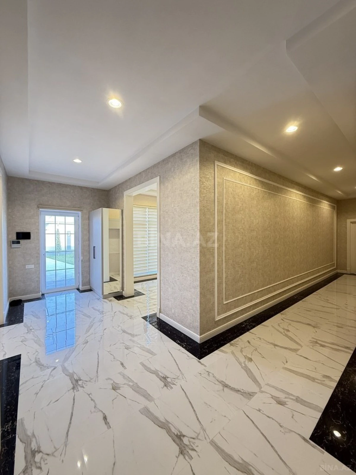 Satılır 5 otaqlı həyət evi 246 m²