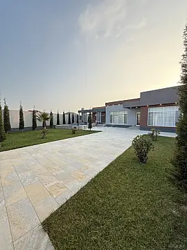 Satılır 5 otaqlı həyət evi 246 m²
