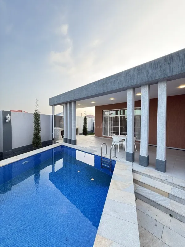 Satılır 5 otaqlı həyət evi 246 m²