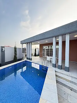 Satılır 5 otaqlı həyət evi 246 m²