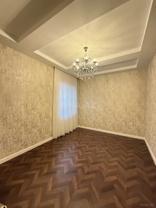 Satılır 5 otaqlı həyət evi 246 m²