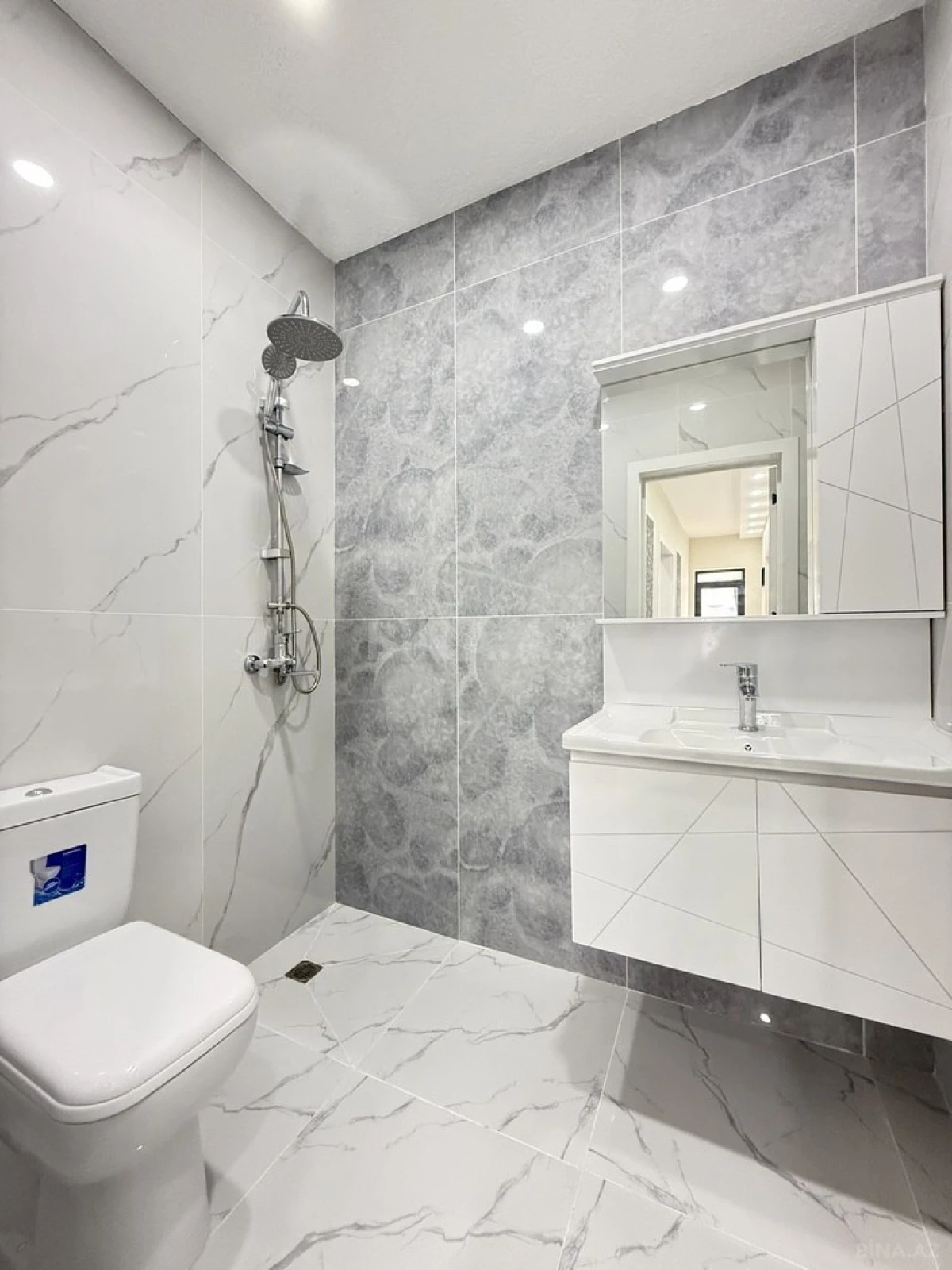 Satılır 4 otaqlı həyət evi 145 m²
