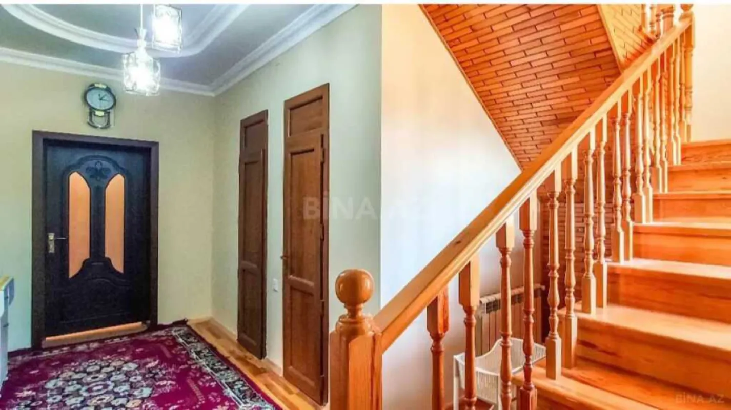 Satılır 4 otaqlı həyət evi 200 m²