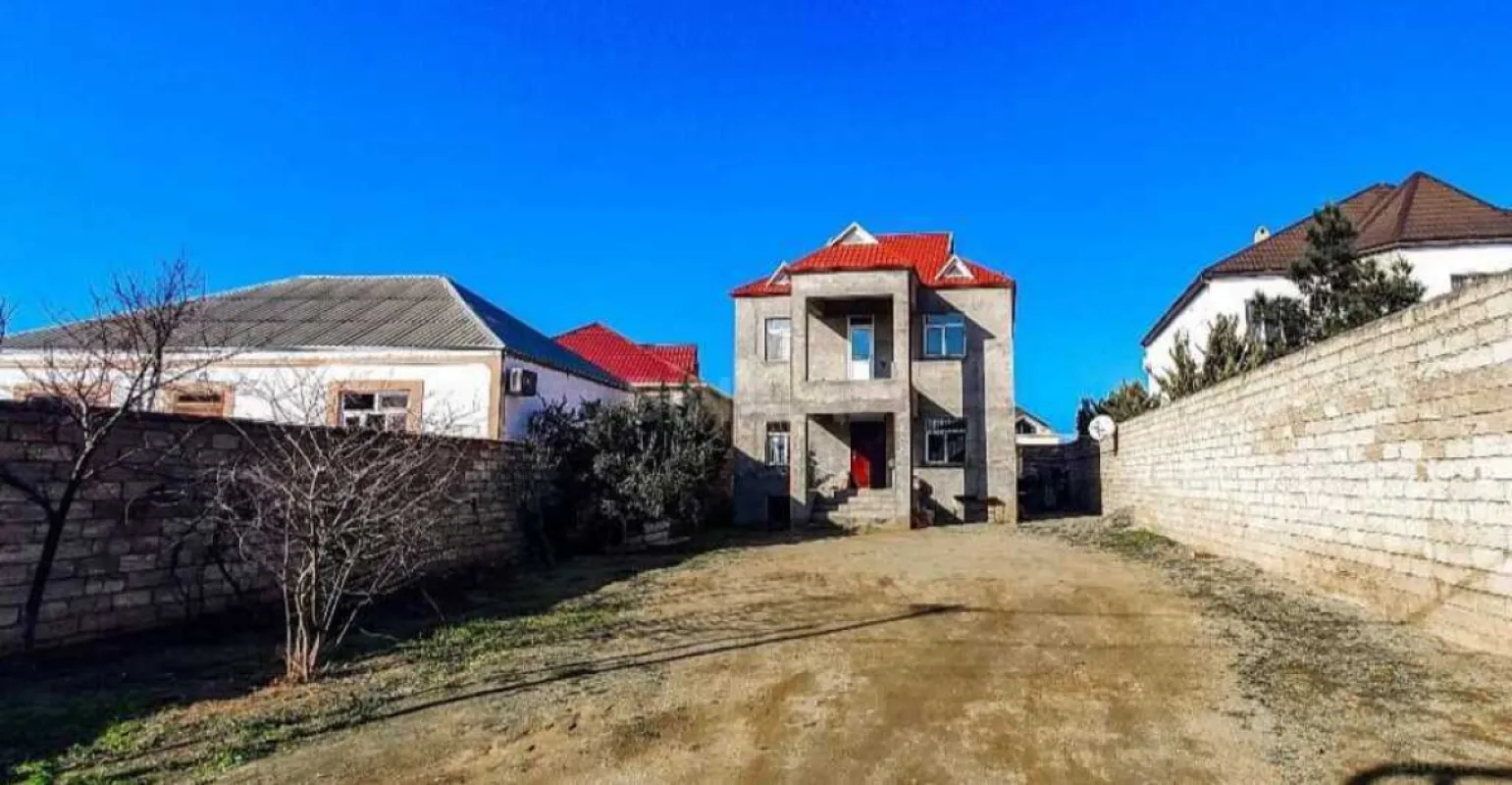 Satılır 4 otaqlı həyət evi 200 m²