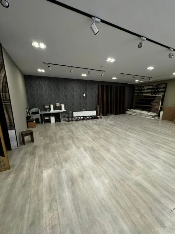 Satılır obyekt 1200 m²