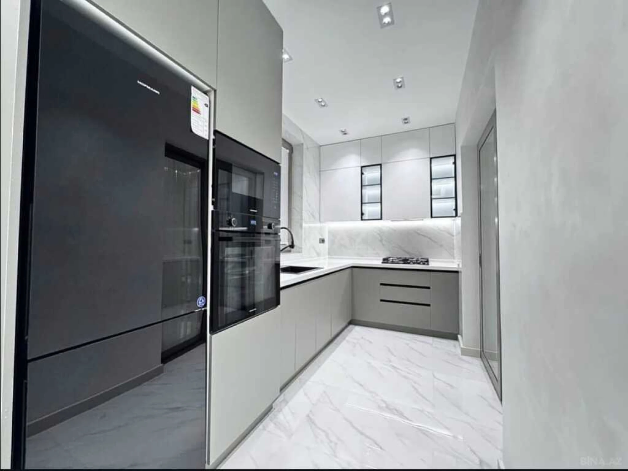 Satılır 2 otaqlı mənzil 65 m²