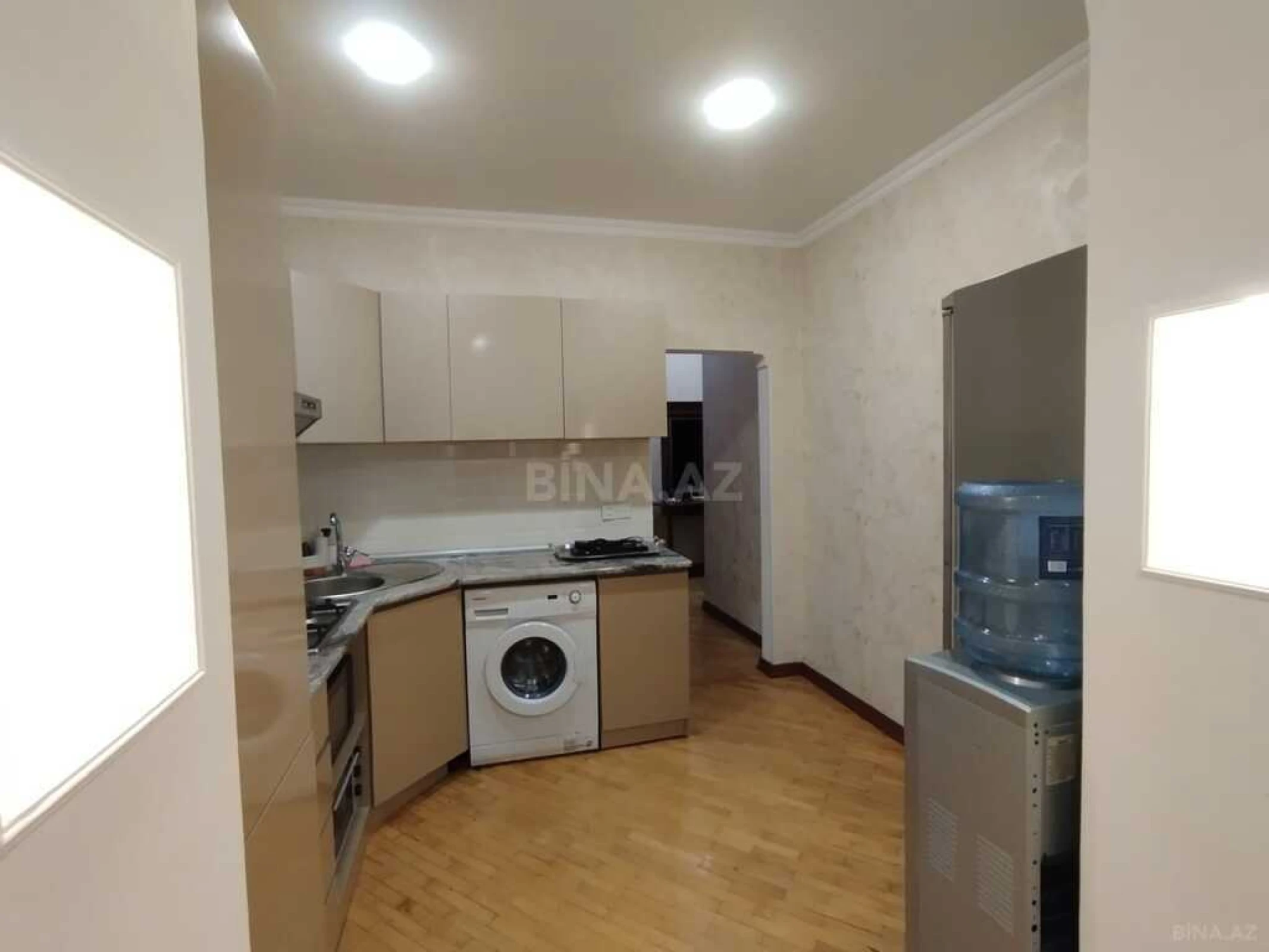 Kirayə verilir 4 otaqlı mənzil 140 m²