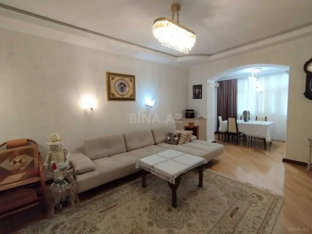 Kirayə verilir 4 otaqlı mənzil 140 m²