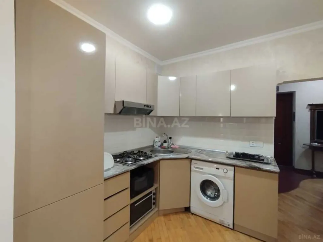 Kirayə verilir 4 otaqlı mənzil 140 m²