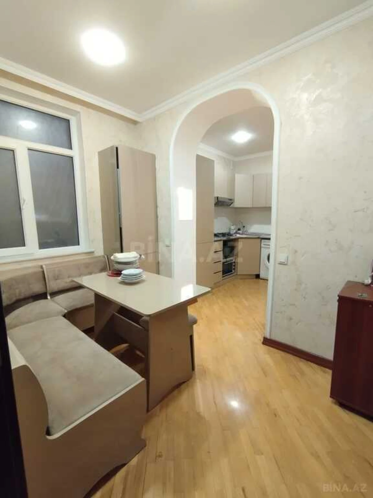 Kirayə verilir 4 otaqlı mənzil 140 m²