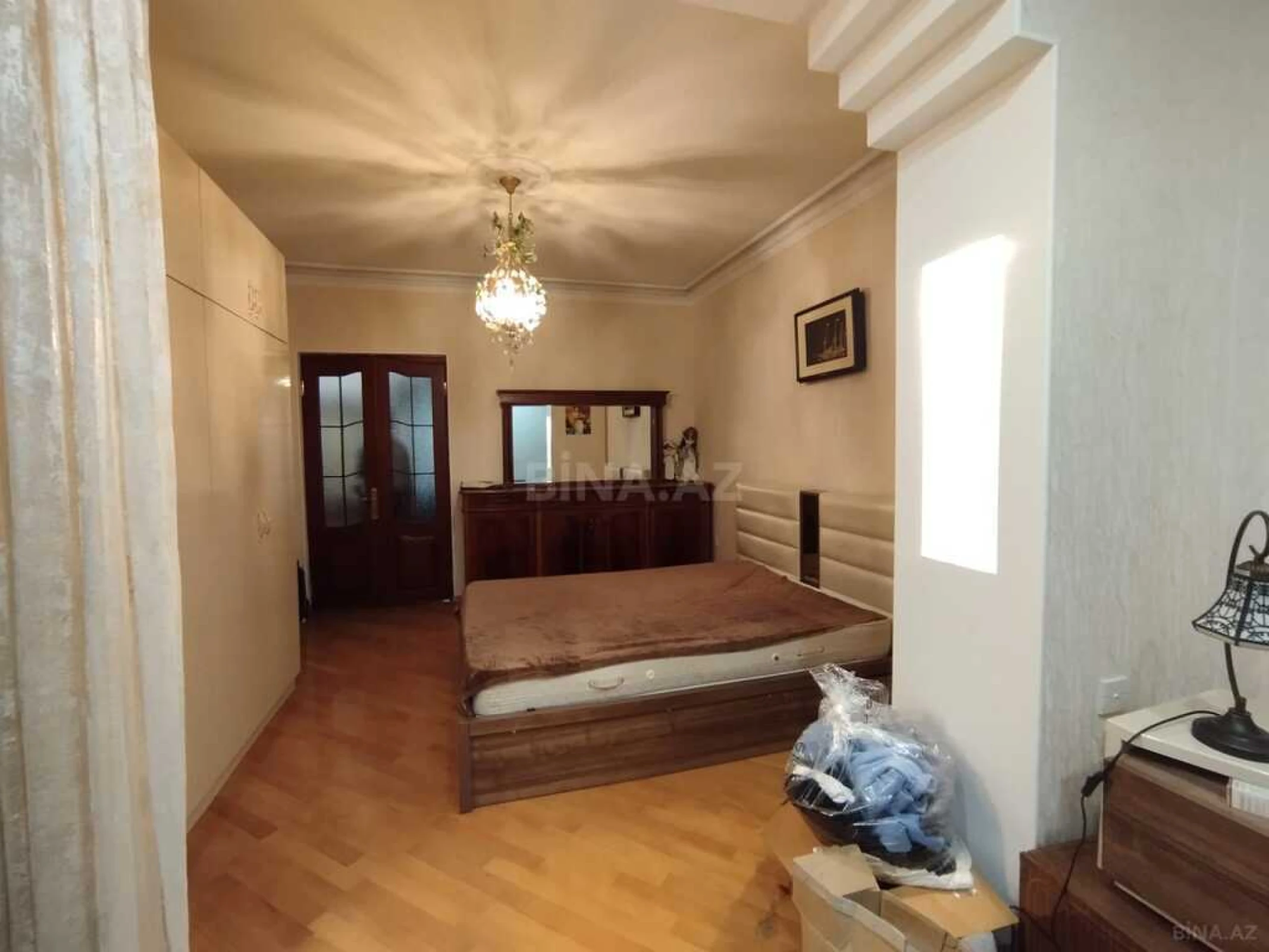 Kirayə verilir 4 otaqlı mənzil 140 m²