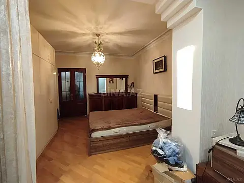 Kirayə verilir 4 otaqlı mənzil 140 m²
