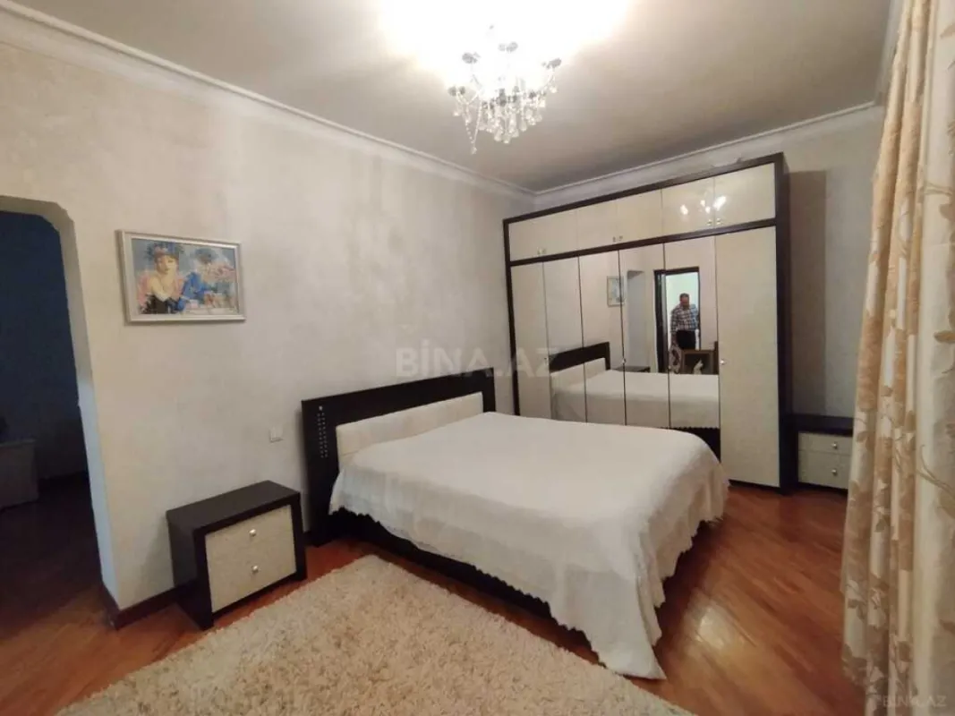 Kirayə verilir 4 otaqlı mənzil 140 m²
