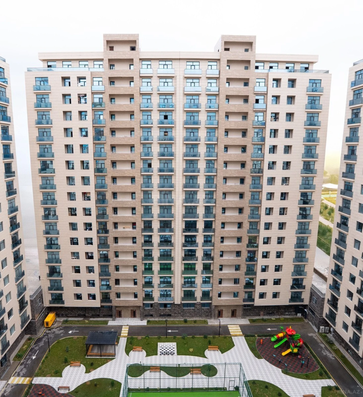 Satılır 5 otaqlı mənzil 265.8 m²