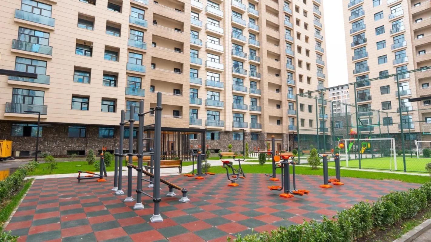 Satılır 5 otaqlı mənzil 265.8 m²