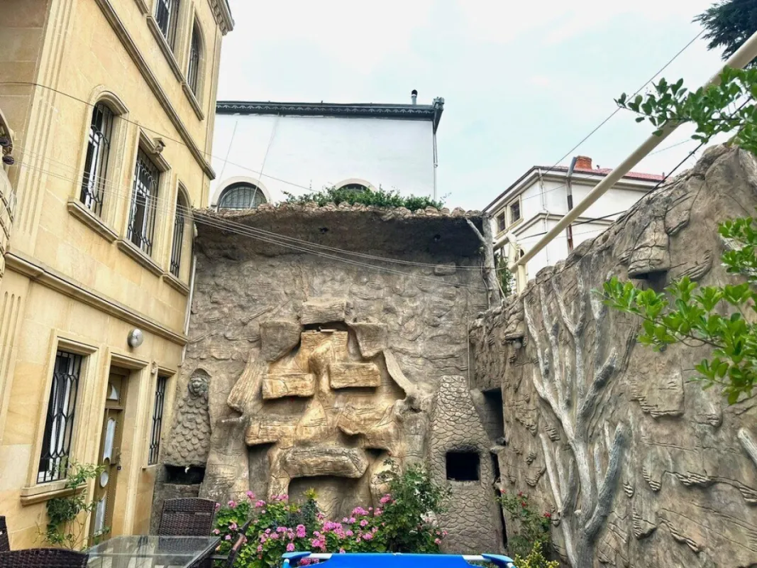 Kirayə verilir 6 otaqlı ofis 600 m²