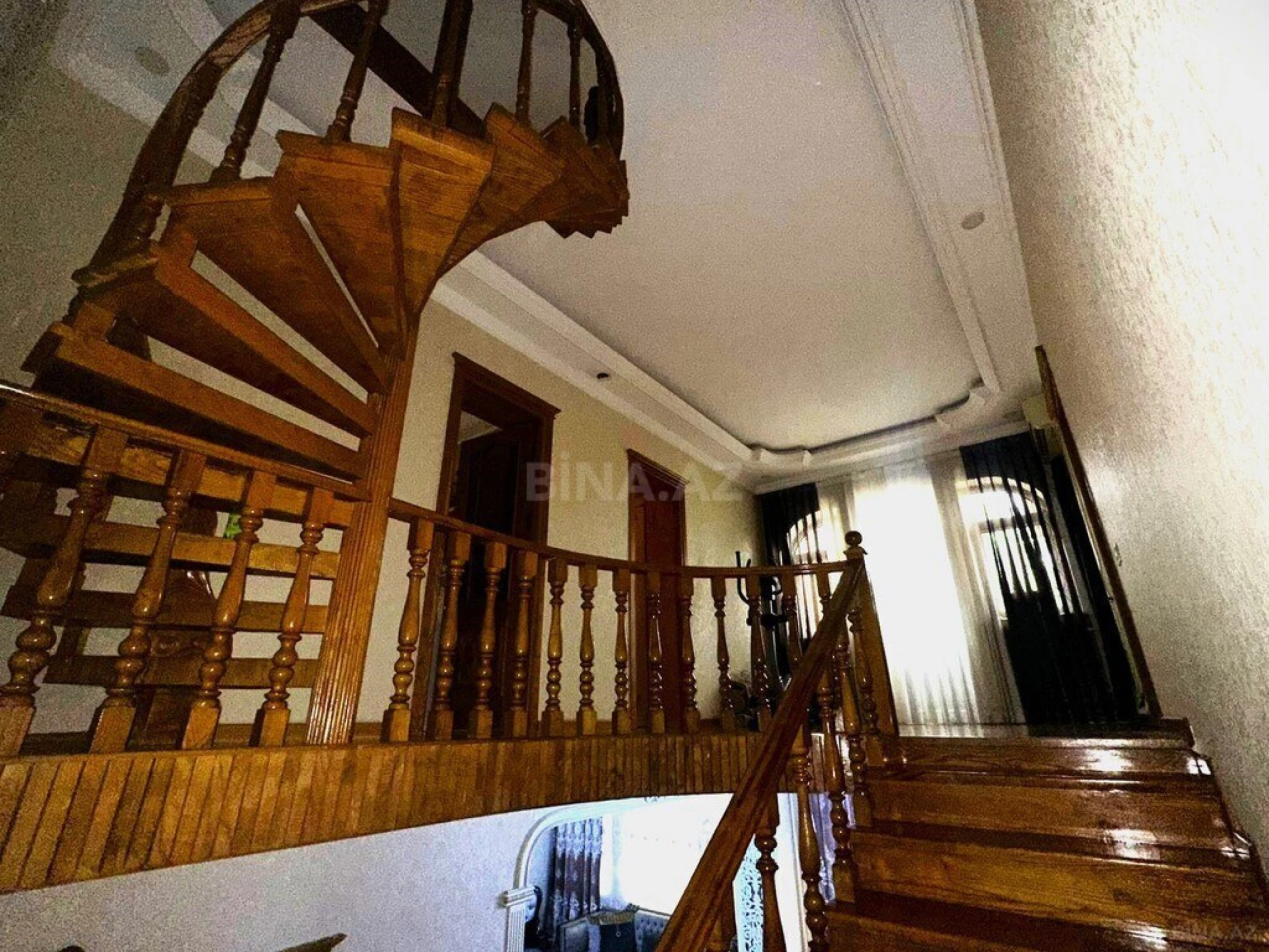 Kirayə verilir 6 otaqlı ofis 600 m²