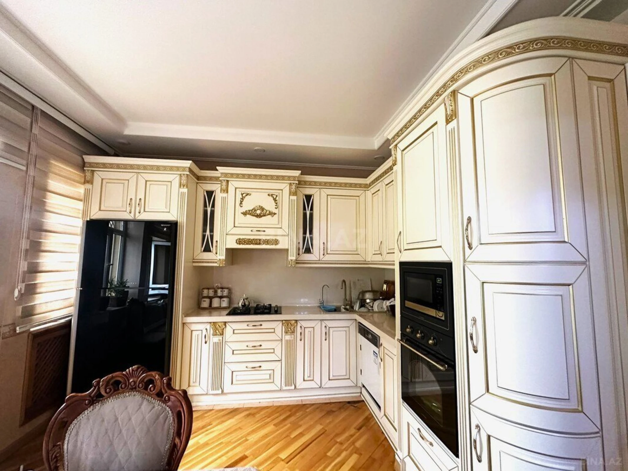 Kirayə verilir 6 otaqlı ofis 600 m²