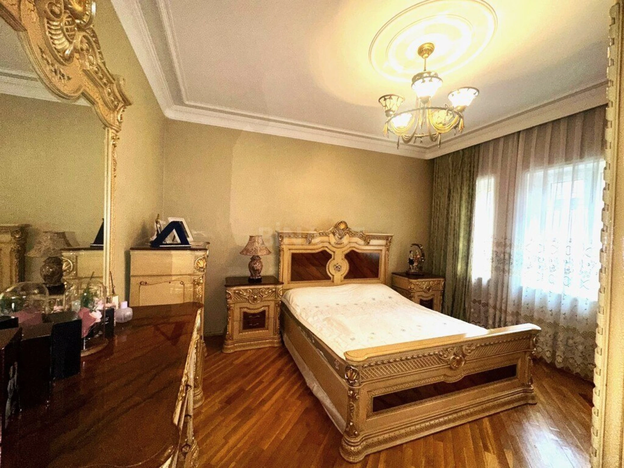 Kirayə verilir 6 otaqlı ofis 600 m²