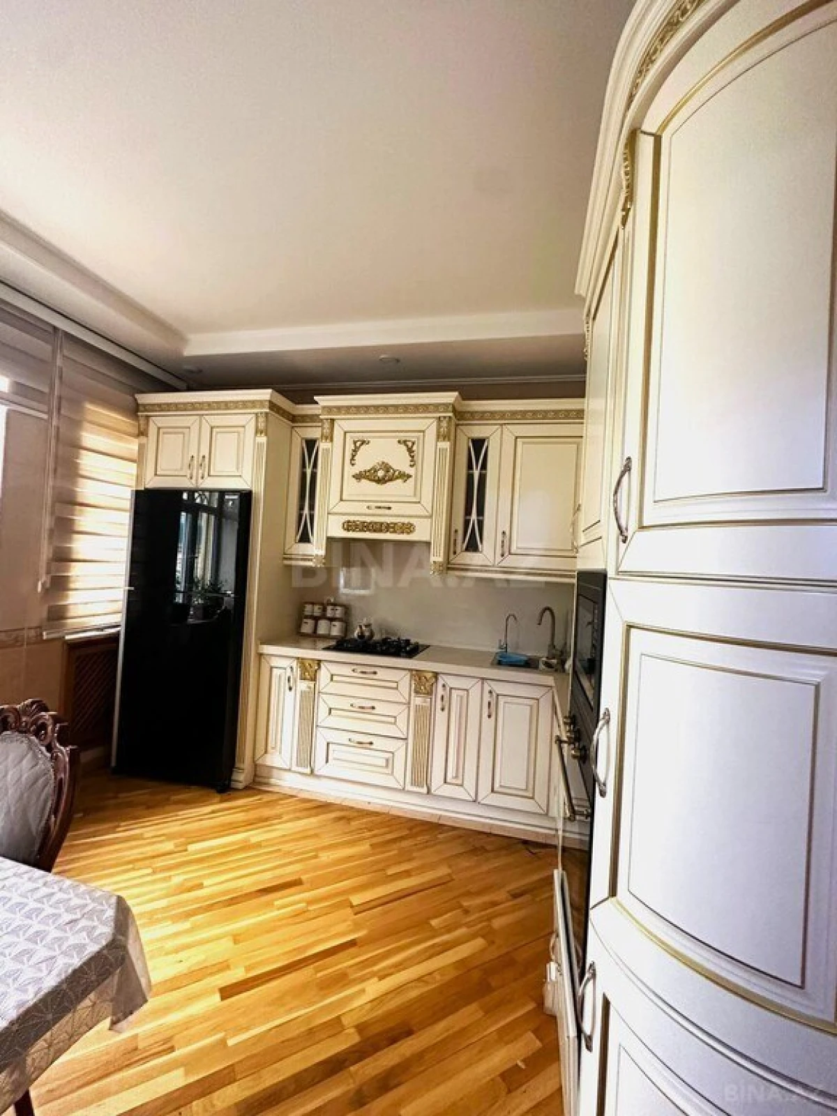 Kirayə verilir 6 otaqlı ofis 600 m²