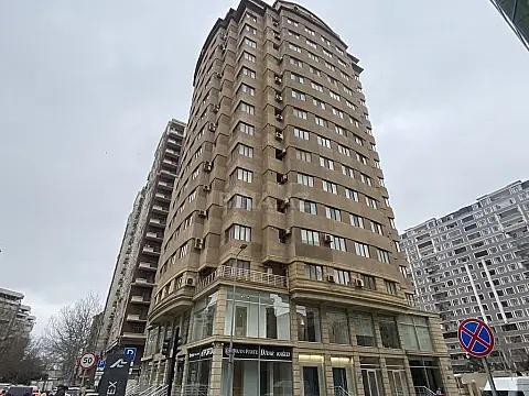 Satılır 3 otaqlı mənzil 154 m²
