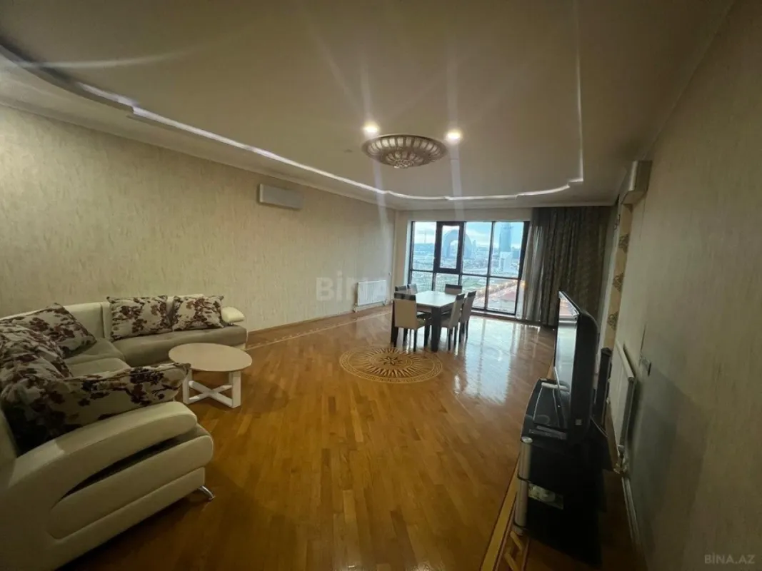 Kirayə verilir 3 otaqlı mənzil 215 m²