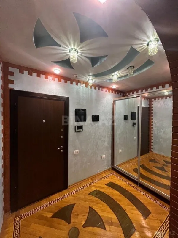 Kirayə verilir 3 otaqlı mənzil 215 m²