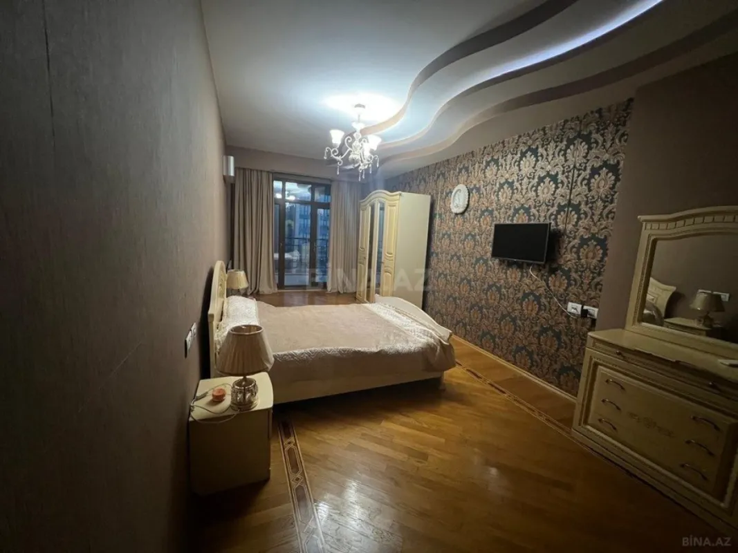 Kirayə verilir 3 otaqlı mənzil 215 m²