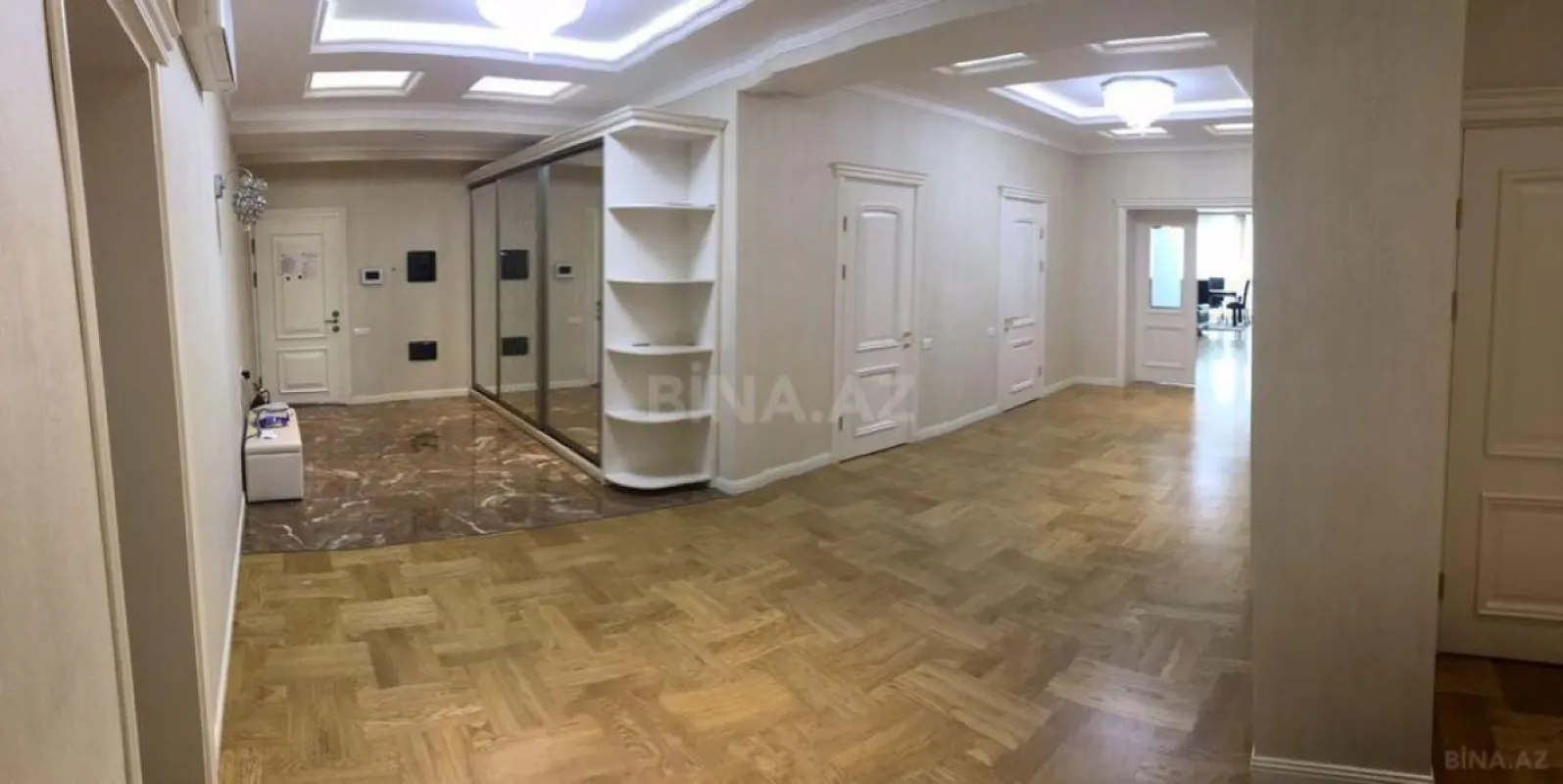 Kirayə verilir 3 otaqlı mənzil 215 m²